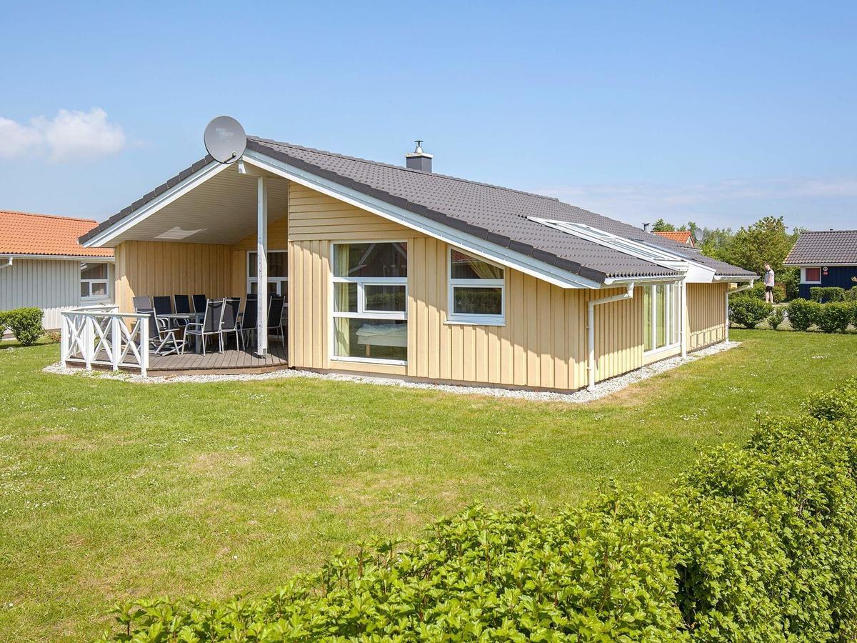 12 Person Holiday Home In Groemitz Grömitz Exterior foto