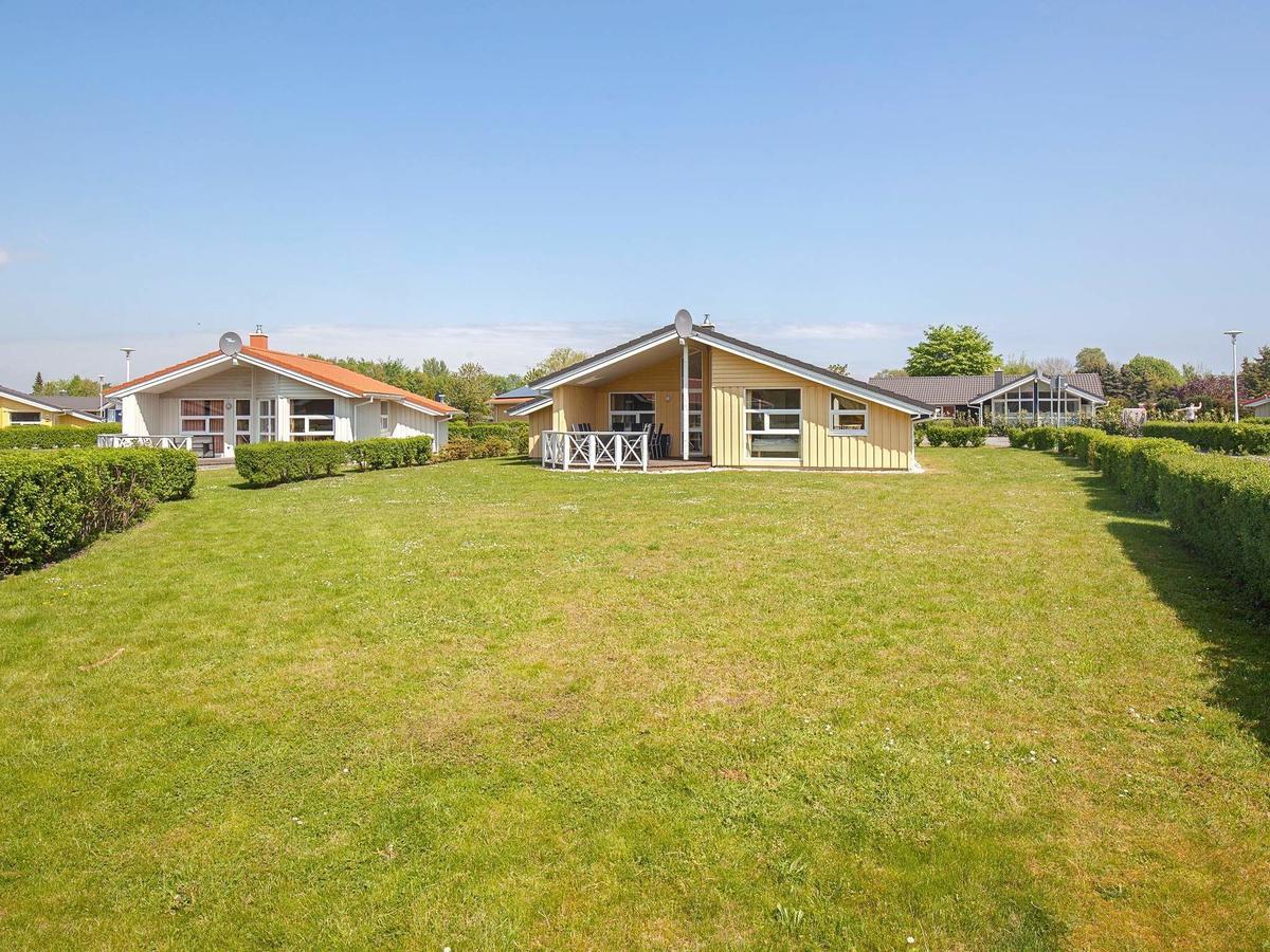 12 Person Holiday Home In Groemitz Grömitz Exterior foto